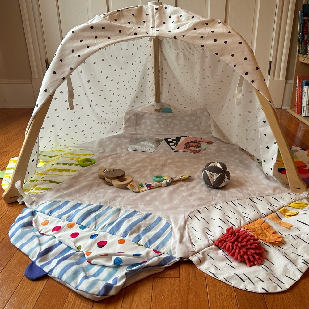LOVEVERY Baby Play Gym/Toddler Tent